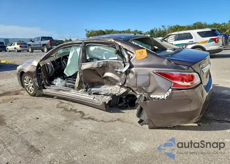 2015 Nissan Altima 2.5 z USA, uszkodzony, nr VIN 1N4AL3AP9FN355016